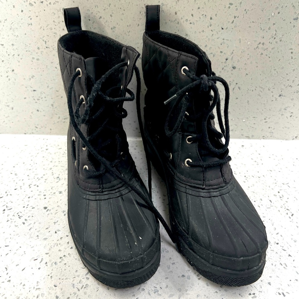 Sperry winter boots size 8.5